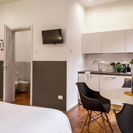 Romantic In The Heart Of Apartamento Trieste