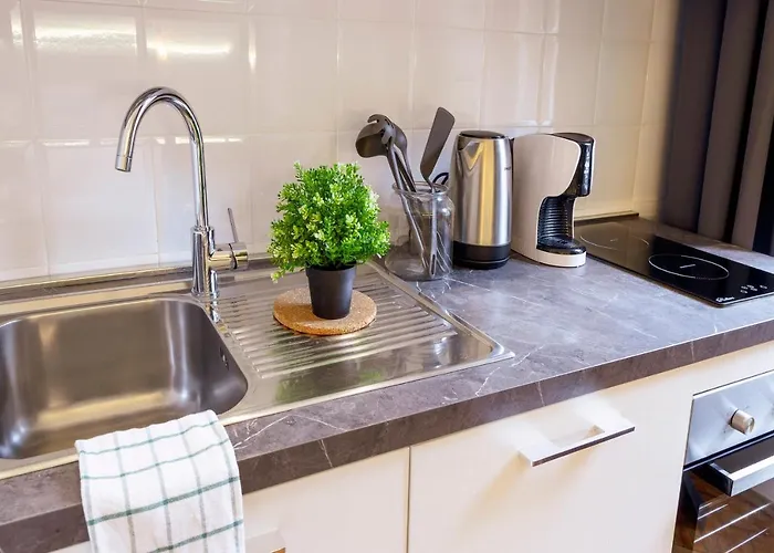 Romantic In The Heart Of דירה טריאסטה