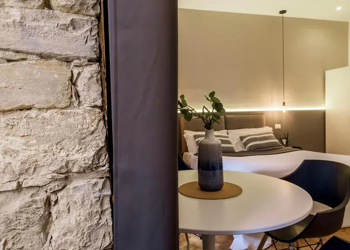 Romantic In The Heart Of * טריאסטה